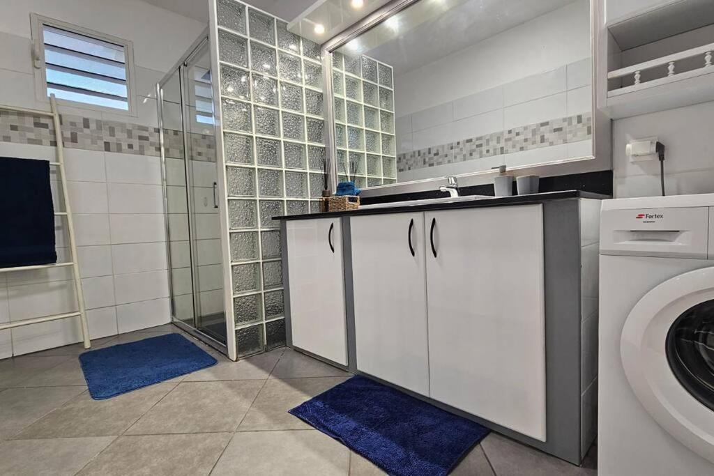Au Coin Du Phare Apartment Goyave Luaran gambar