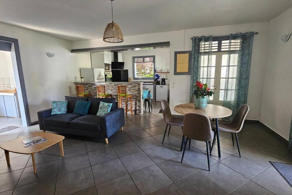 Au Coin Du Phare Apartment Goyave Luaran gambar
